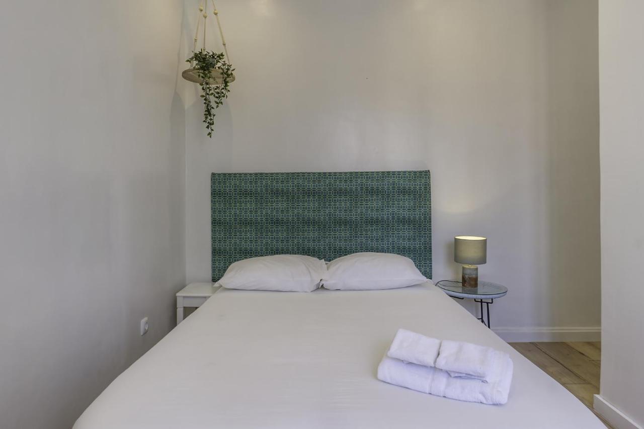 The Color Hostel Lisbon Exterior photo