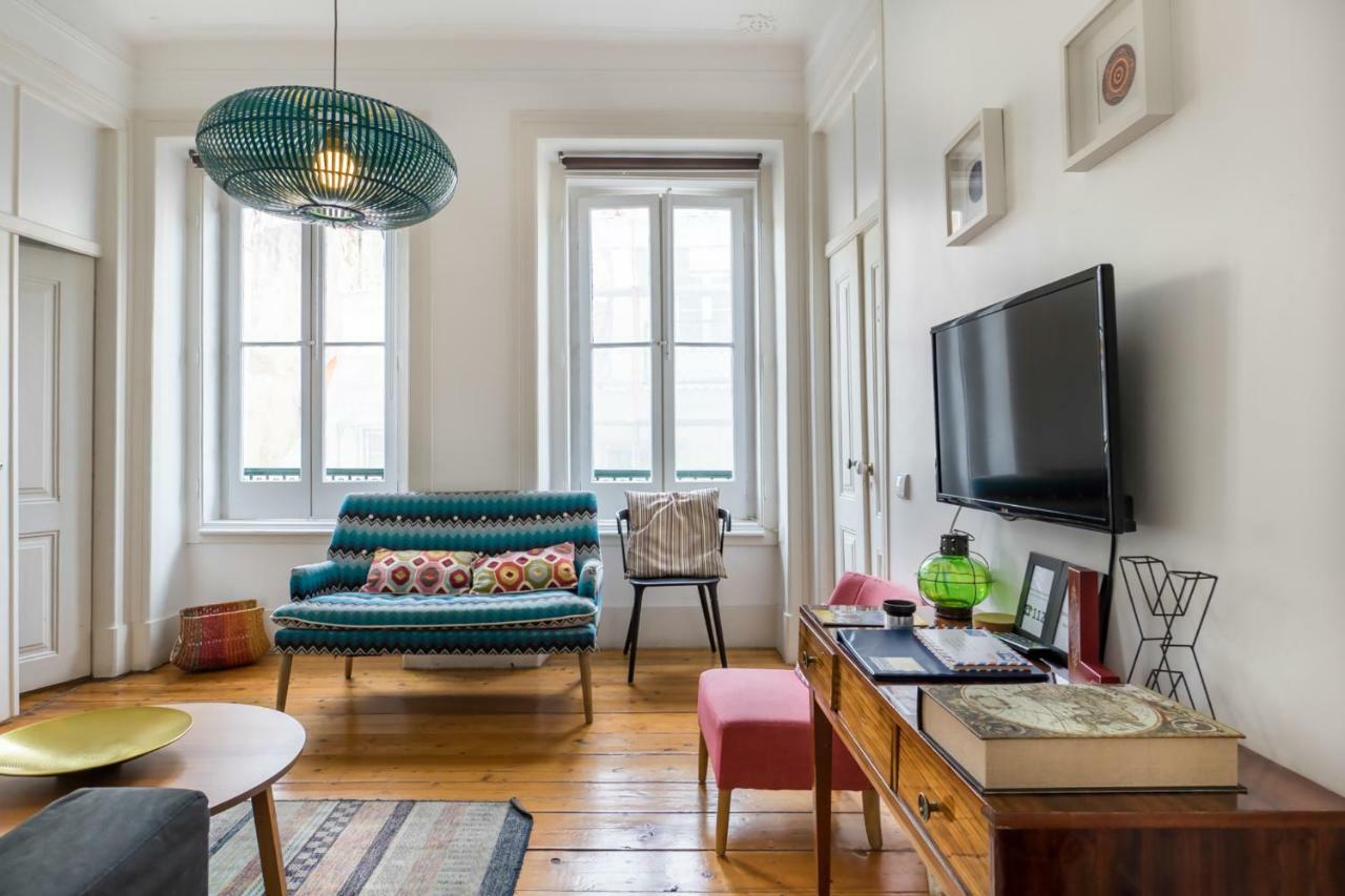 The Color Hostel Lisbon Exterior photo