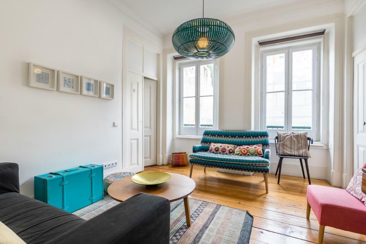 The Color Hostel Lisbon Exterior photo